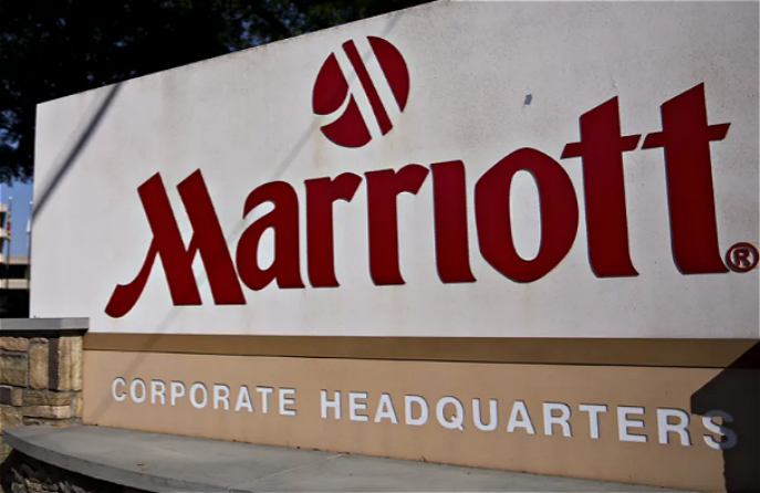 Marriott hotel signage